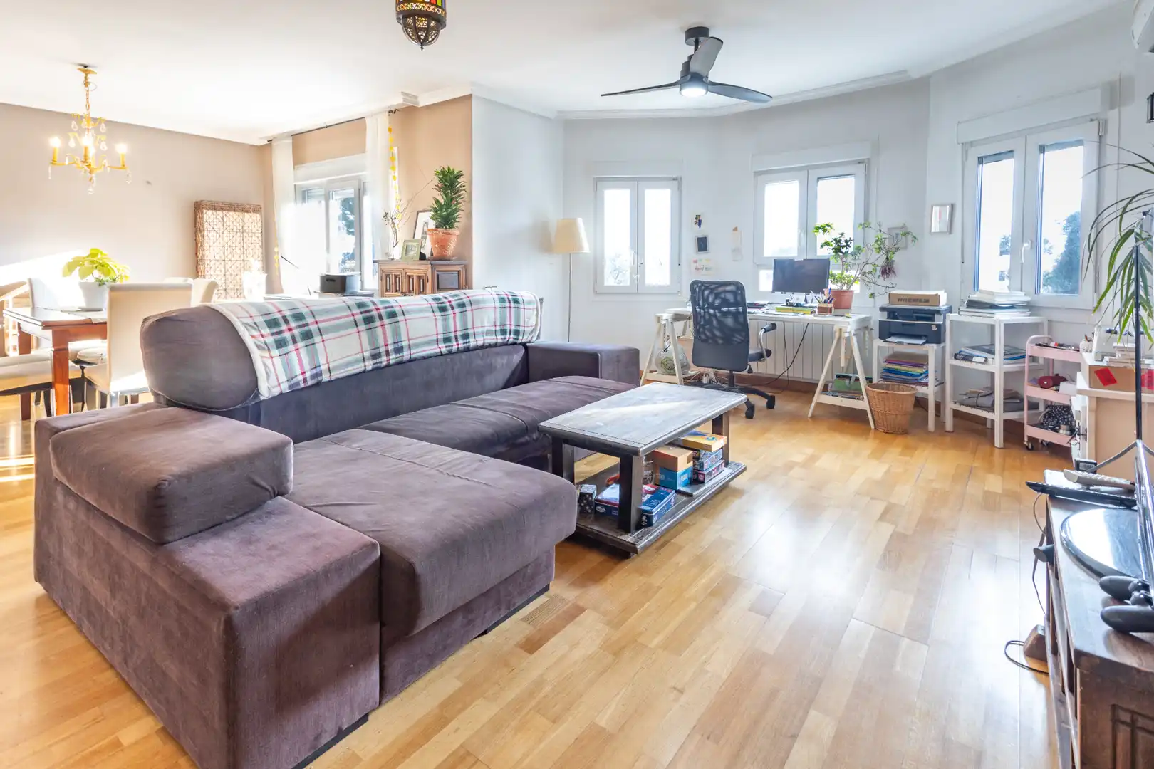 Living room of Houses for sale in Villanueva de la Cañada  with Air Conditioner, Heating and Private garden