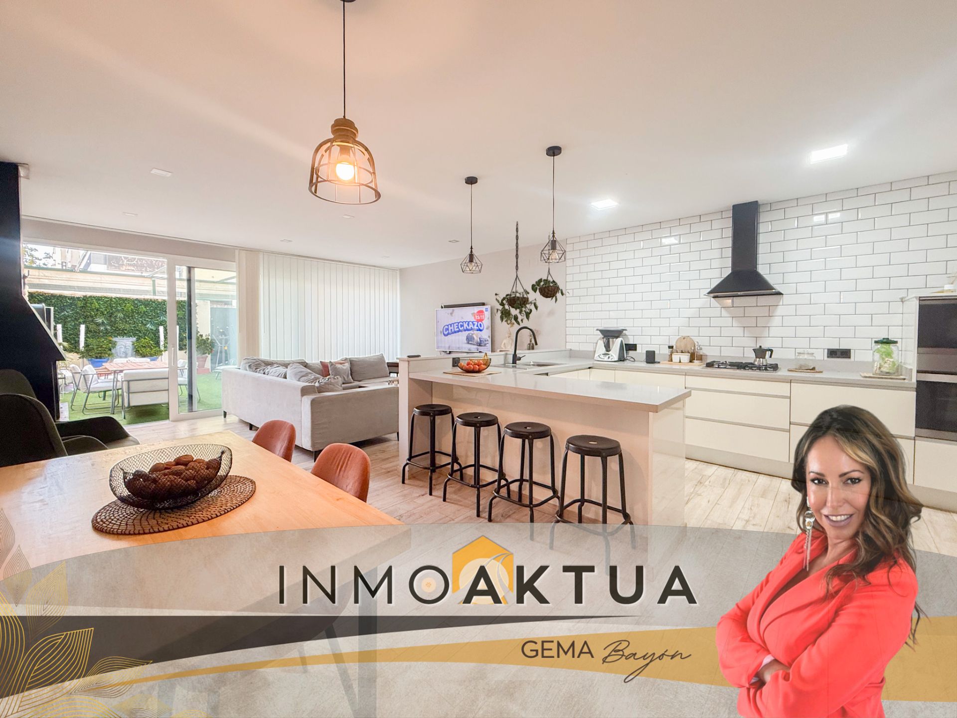 Vista exterior de Casa adosada en venda en Jerez de la Frontera amb Aire condicionat, Calefacció i Jardí privat