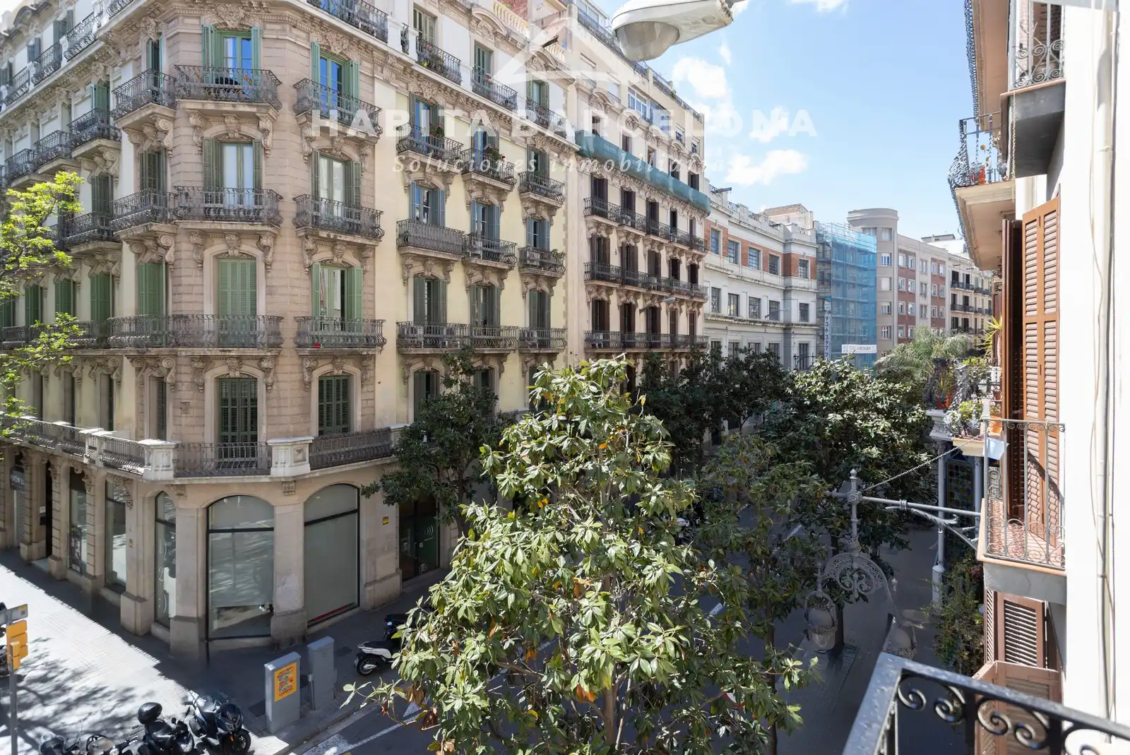 Vista exterior de Piso en venta en Barcelona con Aire acondicionado, Calefacción y Parquet