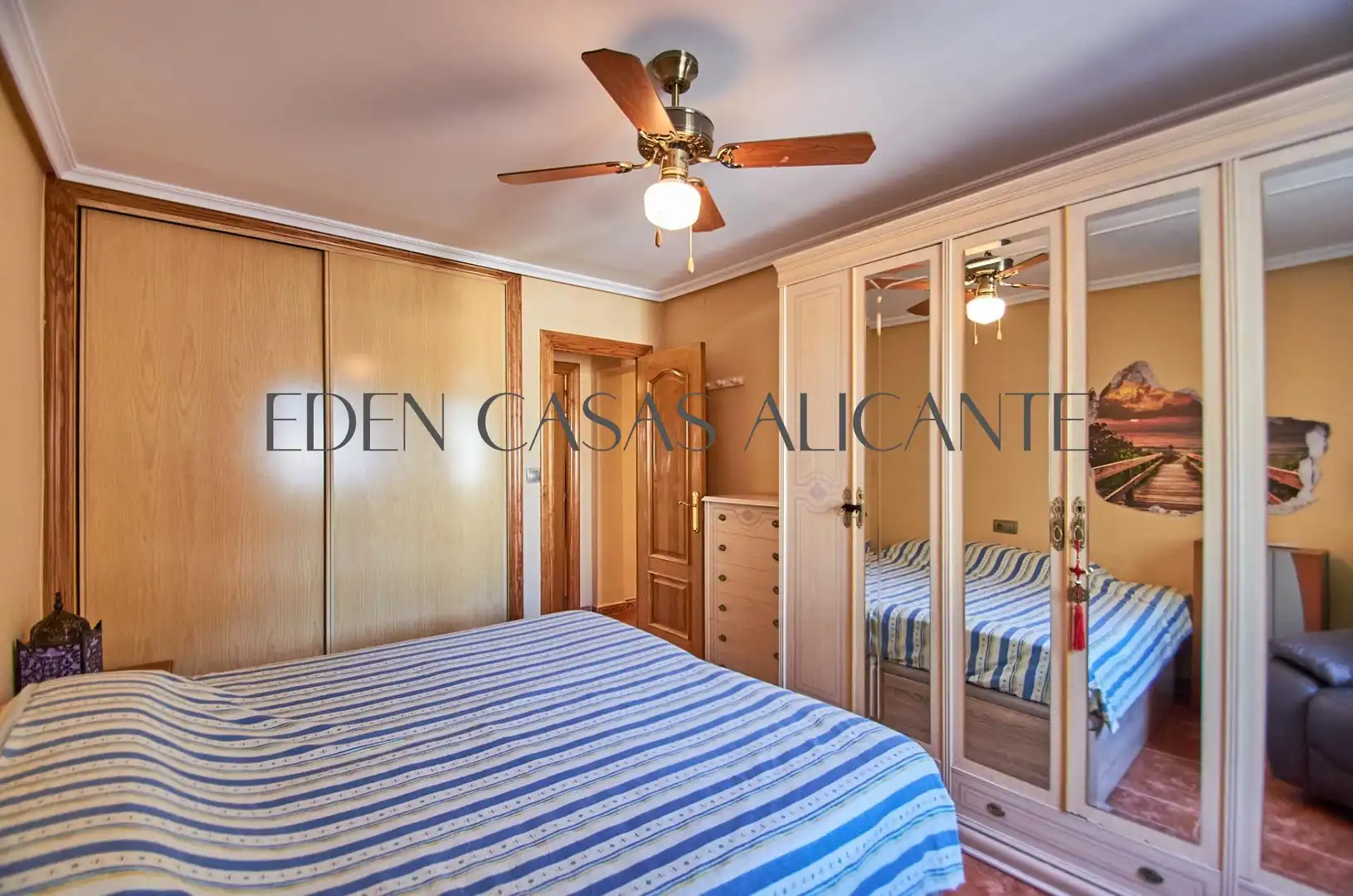 Dormitori de Casa o xalet en venda en Alicante / Alacant amb Aire condicionat, Jardí privat i Terrassa