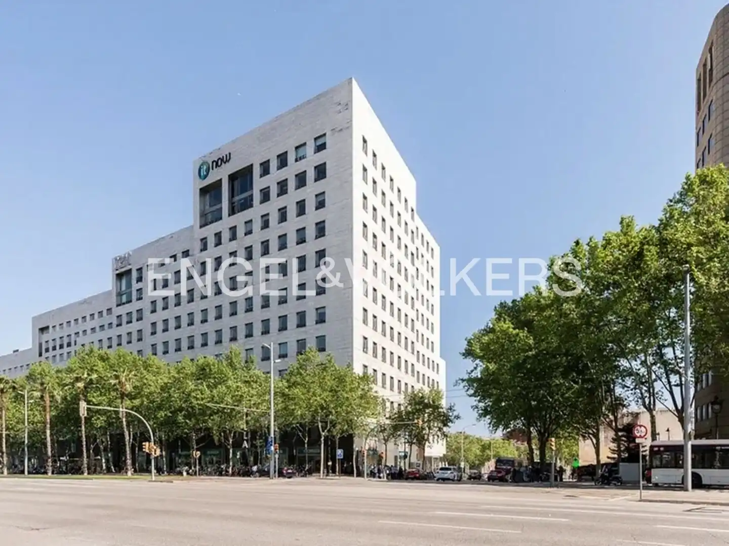 Vista exterior de Casa o xalet en venda en Barcelona amb Aire condicionat, Calefacció i Terrassa