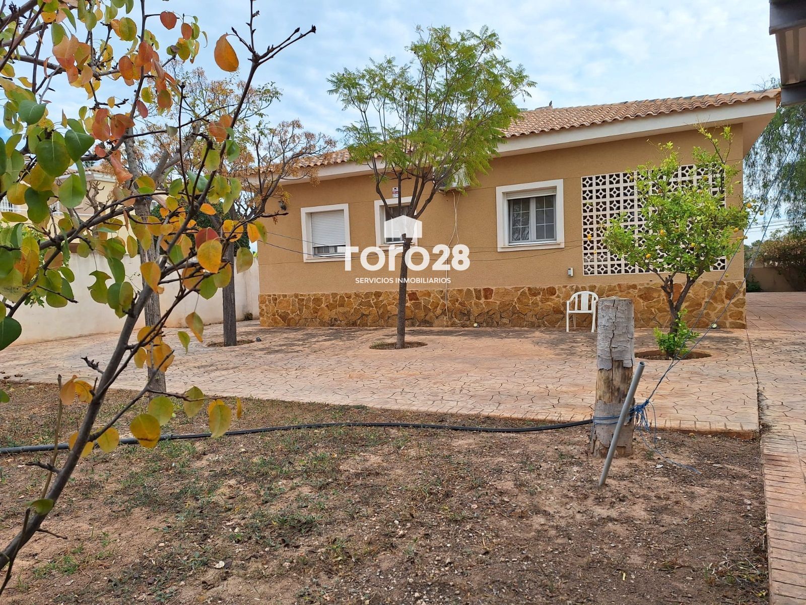 Exterior view of House or chalet for sale in San Vicente del Raspeig / Sant Vicent del Raspeig  with Heating, Storage room and Alarm