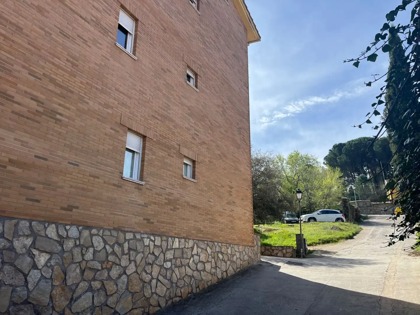Vista exterior de Garaje en venta en La Adrada 