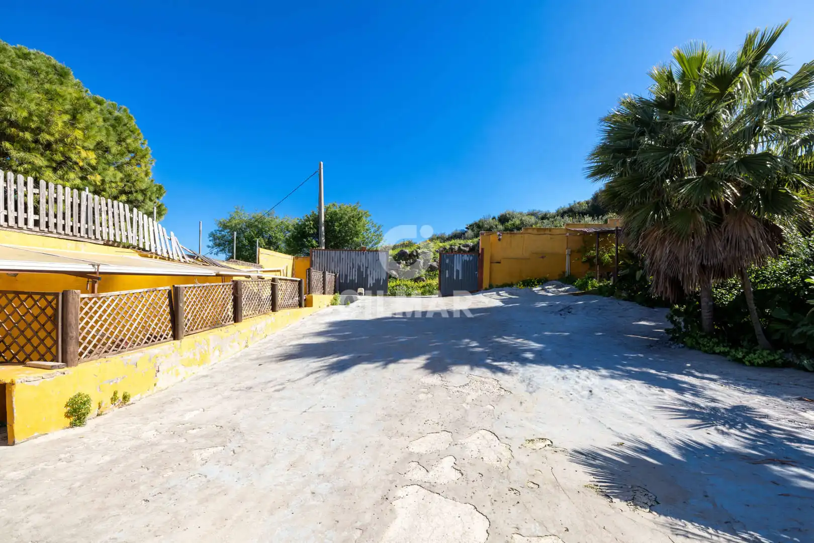 Vista exterior de Casa o chalet en venta en Estepona con Jardín privado y Piscina