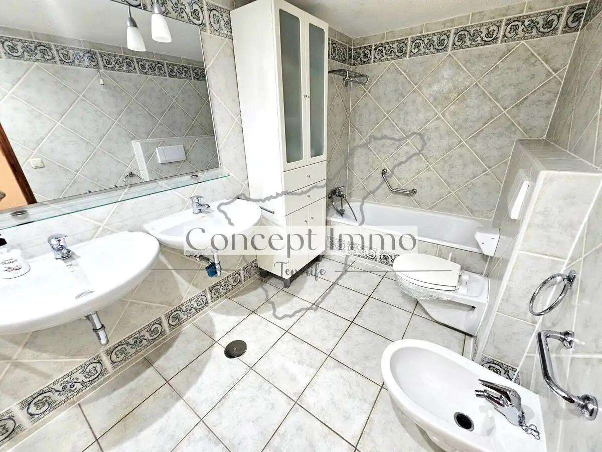 Bathroom of Flat for sale in Adeje  with Private garden, Terrace and Storage room