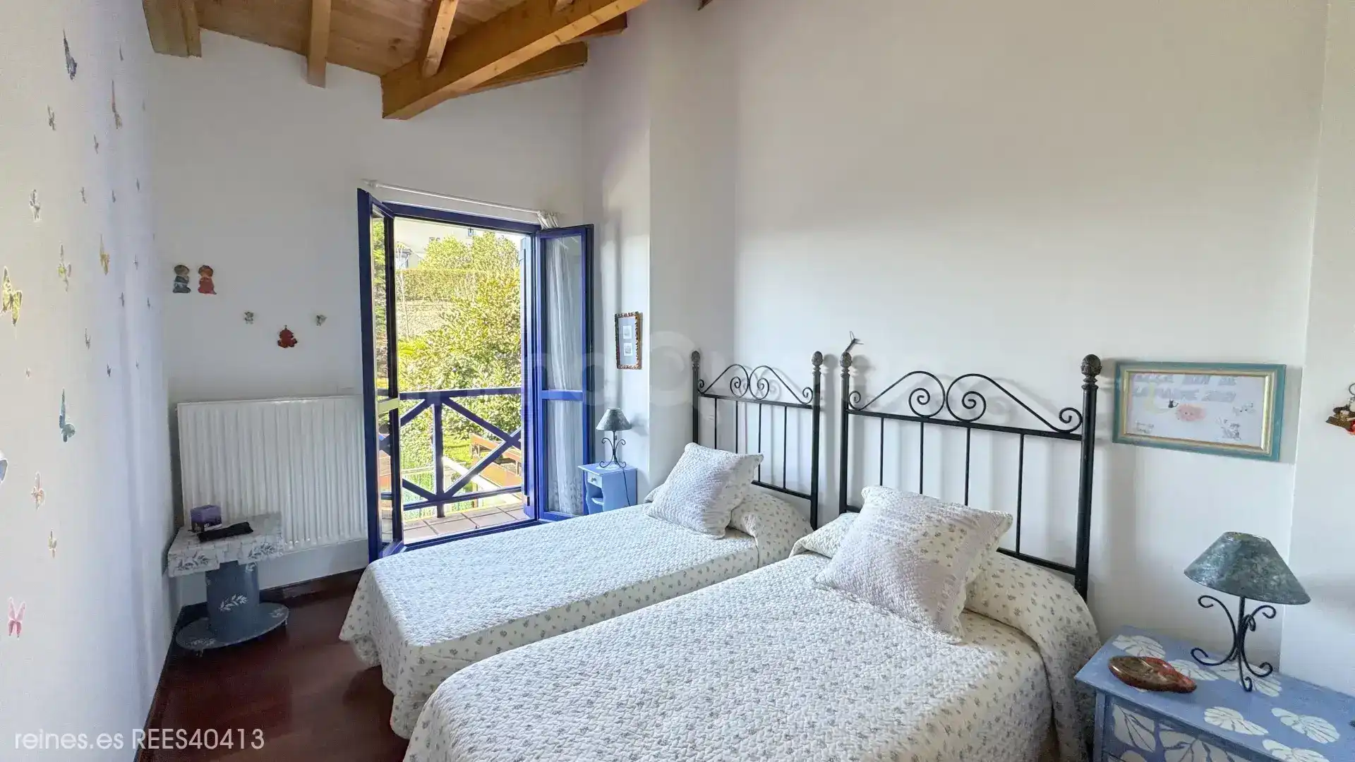 Dormitori de Casa adosada en venda en Comillas (Cantabria) amb Calefacció, Jardí privat i Terrassa