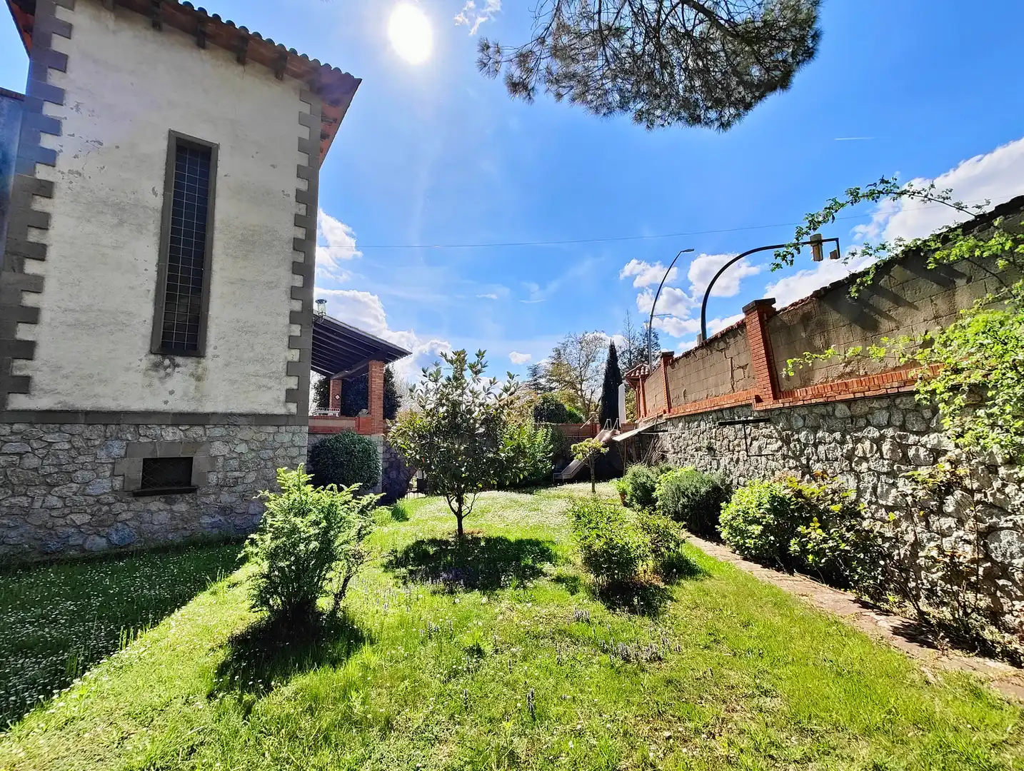 Jardí de Casa o xalet en venda en Sant Joan de les Abadesses amb Calefacció, Jardí privat i Terrassa