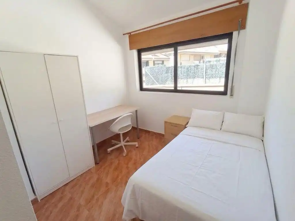 Dormitori de Casa adosada en venda en Murcia amb Jardí privat, Terrassa i Traster
