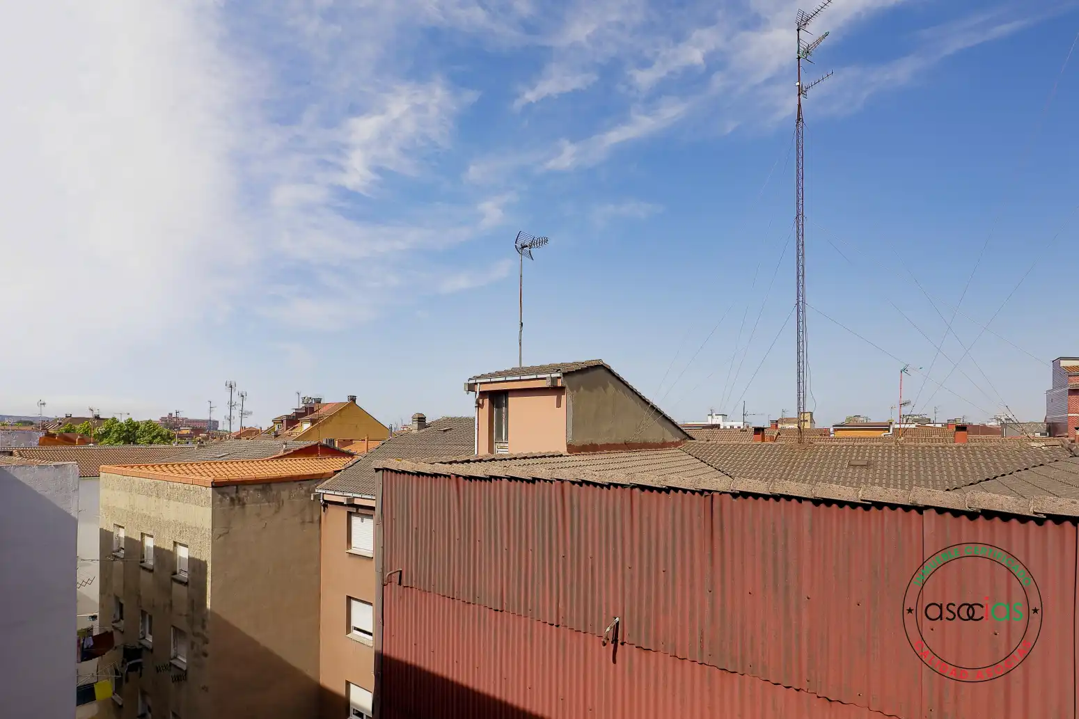 Vista exterior de Àtic en venda en Gijón  amb Terrassa