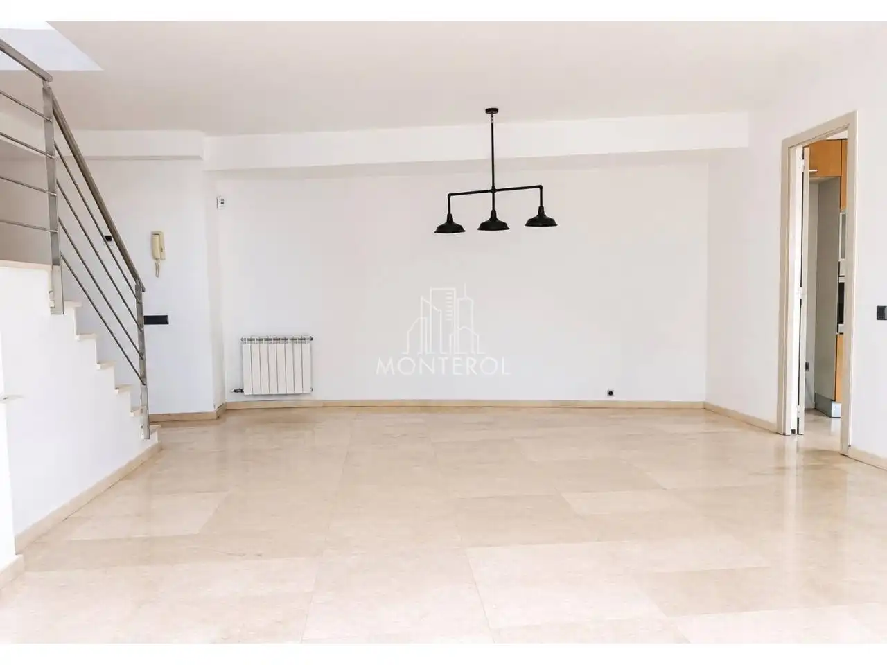 Sala de estar de Casa o chalet en venta en Rubí con Calefacción, Jardín privado y Terraza
