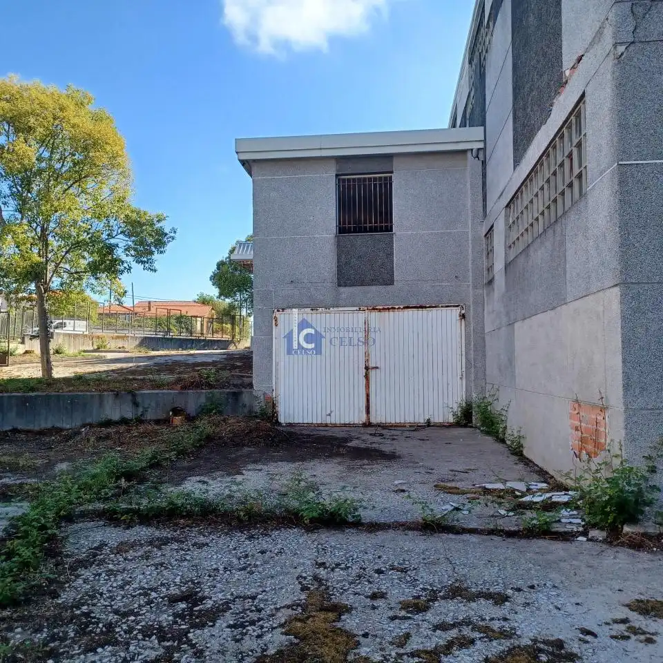 Parkplatz von Fabrikhallen zur Miete in Ourense Capital 