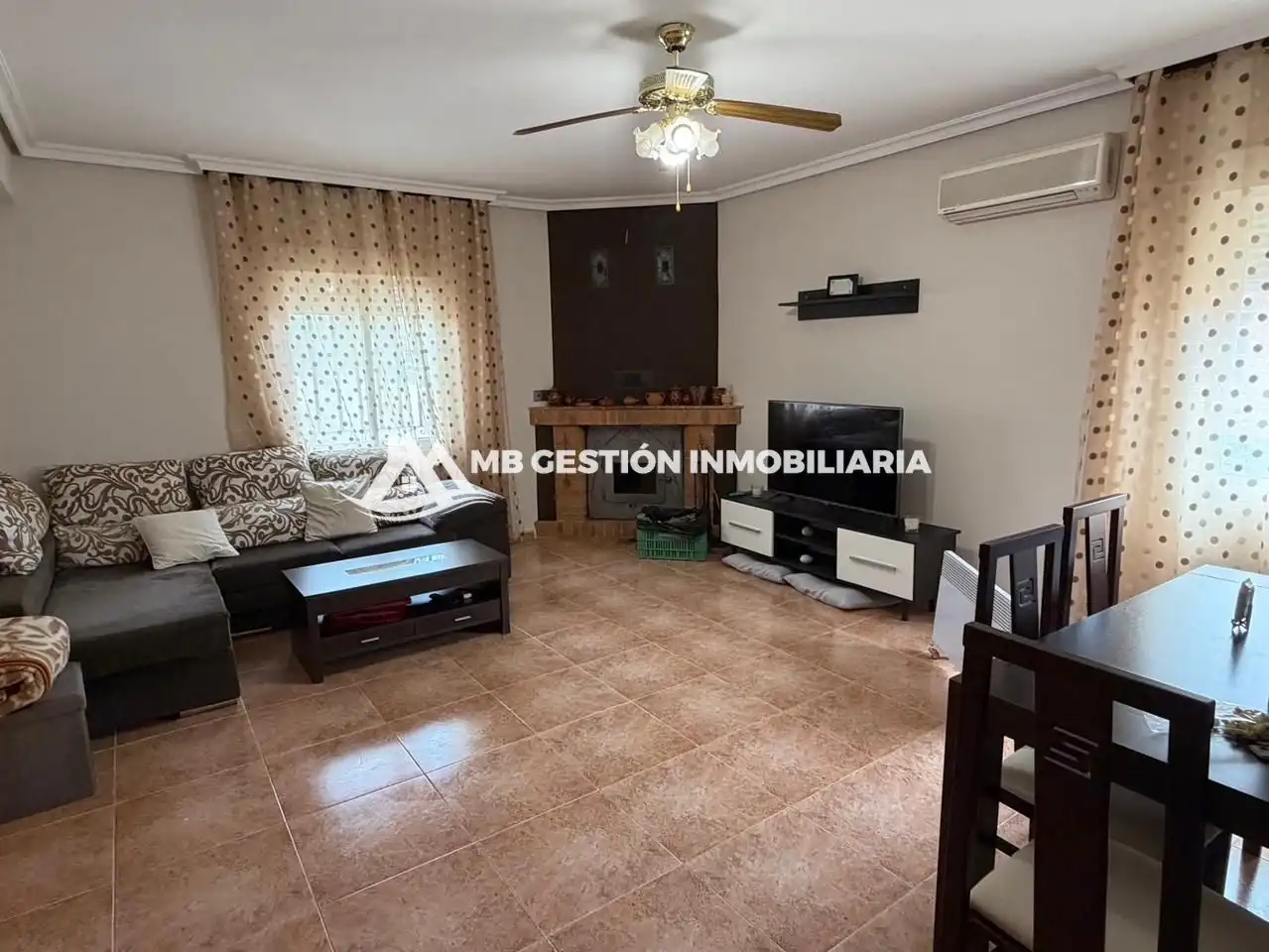 Sala d'estar de Casa o xalet en venda en Robledollano amb Jardí privat i Terrassa