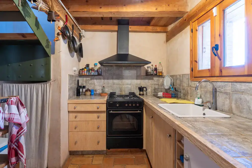 Cocina de Finca rústica en venta en Aldover con Jardín privado, Terraza y Amueblado
