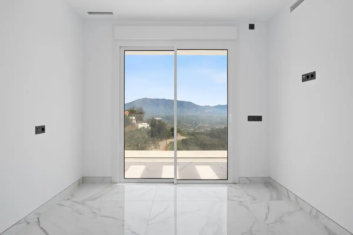Houses for sale in Ojén  with Air Conditioner, Private garden and Terrace