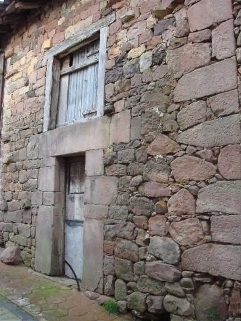 Vista exterior de Edificio en venta en Cabuérniga