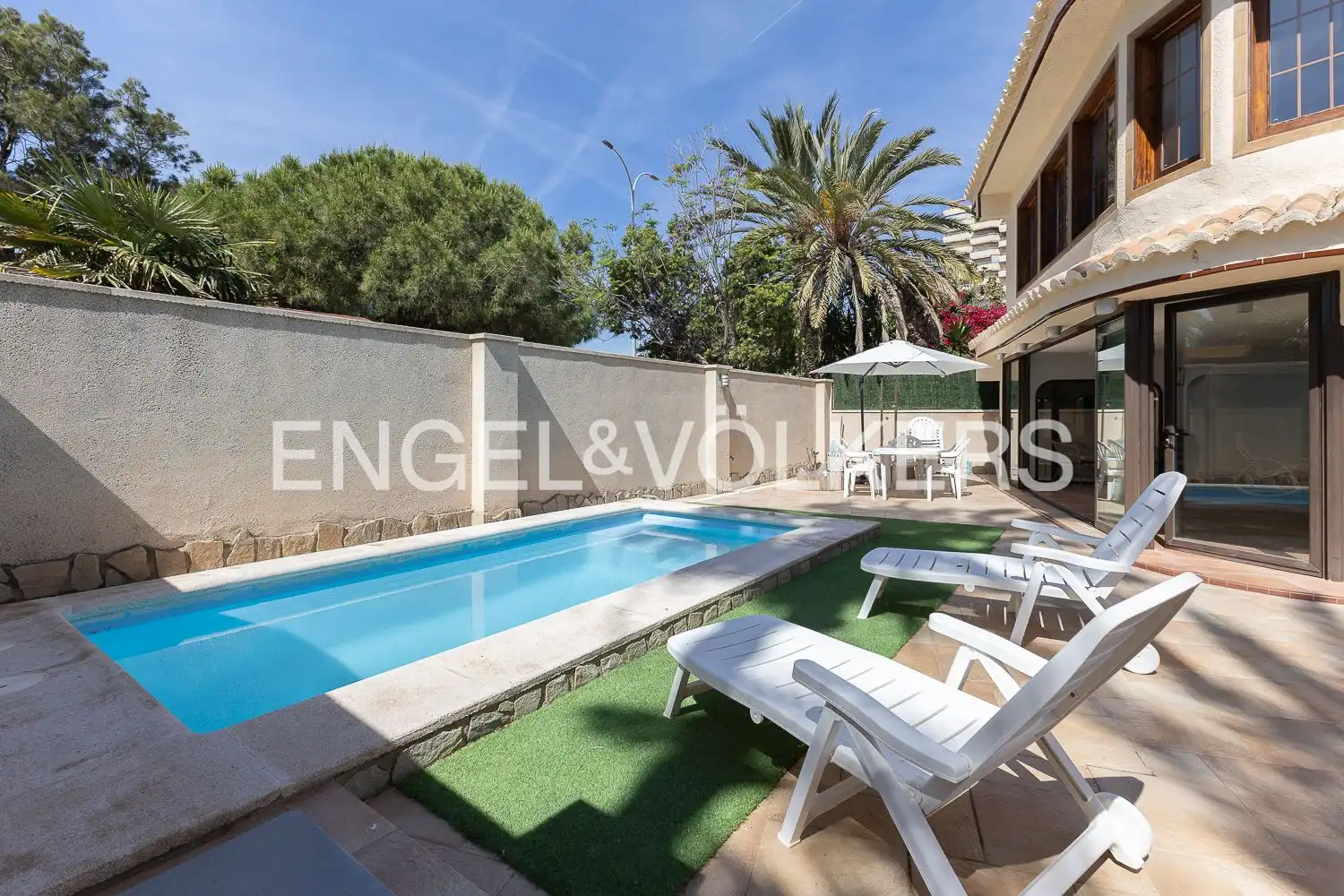 Vista exterior de Casa o chalet de alquiler en La Pobla de Farnals con Aire acondicionado, Calefacción y Jardín privado