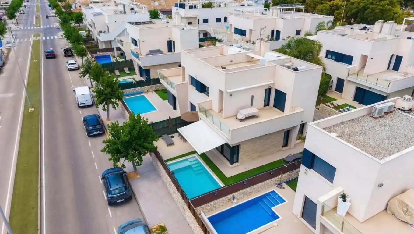 Vista exterior de Casa o chalet en venta en Pilar de la Horadada con Aire acondicionado, Calefacción y Jardín privado