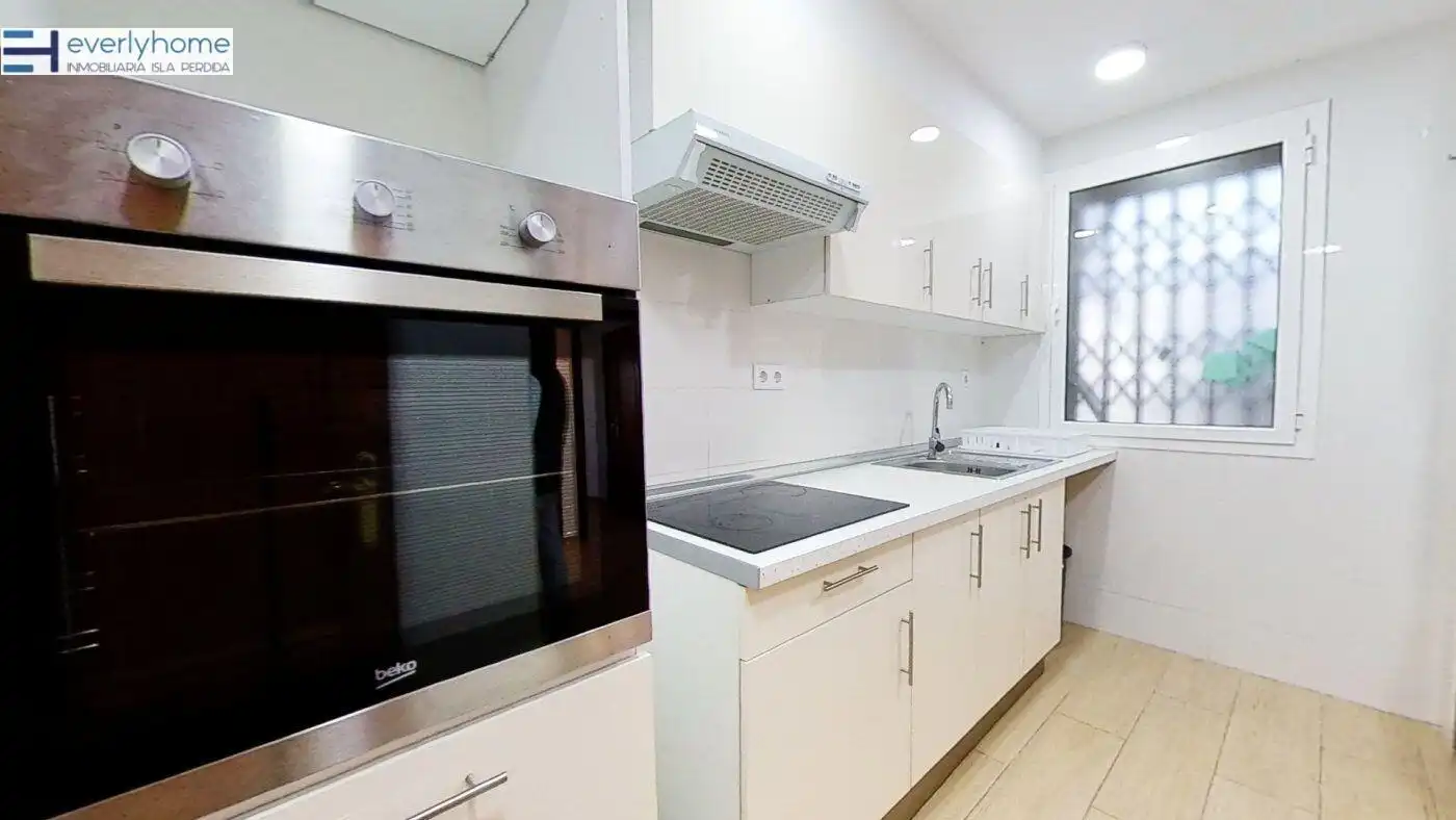 Kitchen of Flat for share in Valencia