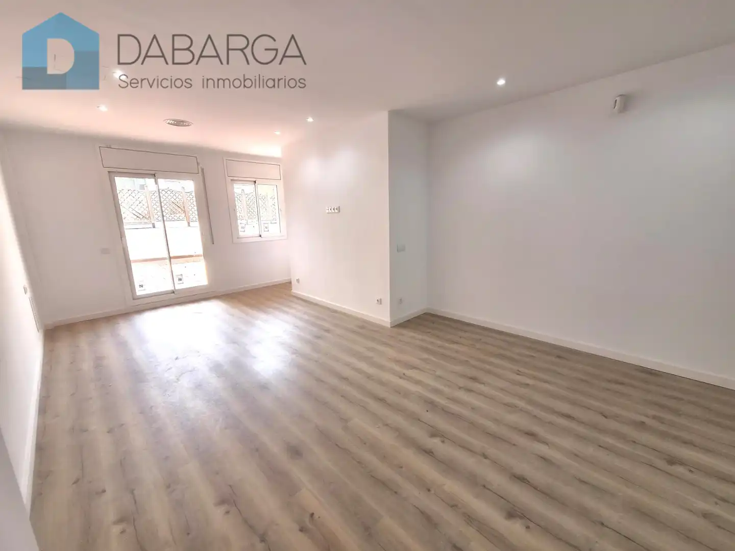 Wohnung zum Verkauf in Ripollet mit Klimaanlage, Parkett und Terrasse