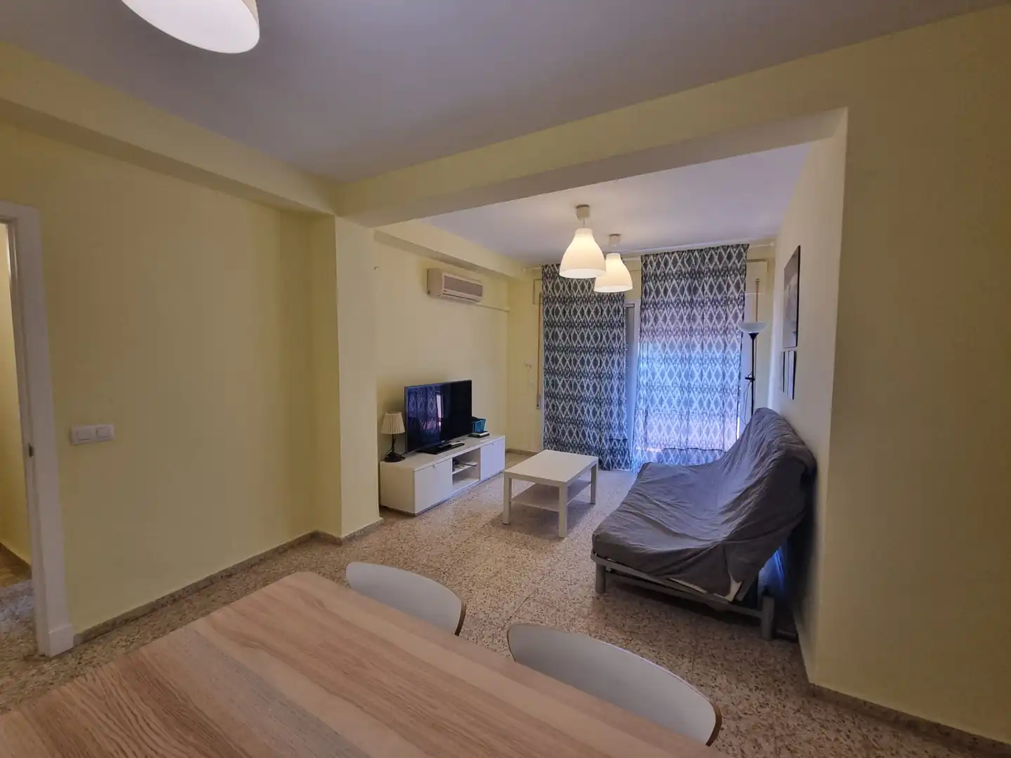 Living room of Flat for rent in Jerez de la Frontera  with Air Conditioner, Terrace and Furnished