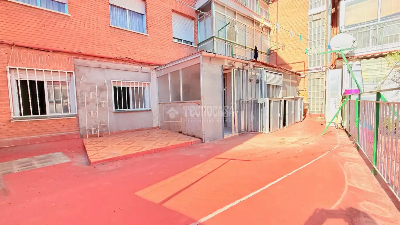Pis en venda a Calle de Joaquín Turina, Buena Vista