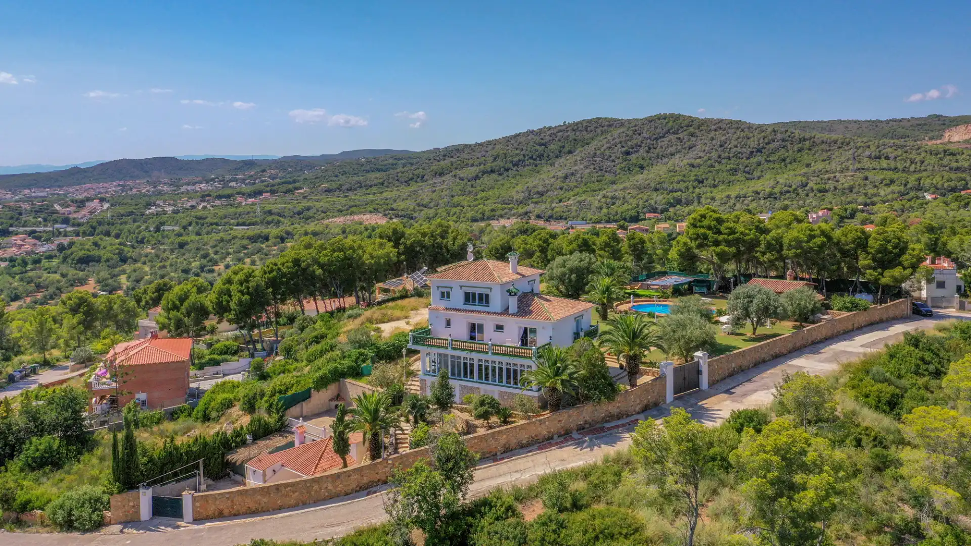 Exterior view of Houses for sale in El Vendrell  with Private garden, Terrace and Swimming Pool
