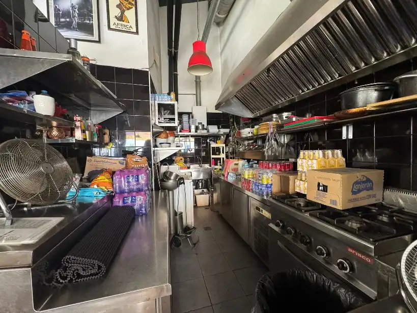 Cocina de Local de alquiler en Frigiliana con Aire acondicionado, Calefacción y Terraza