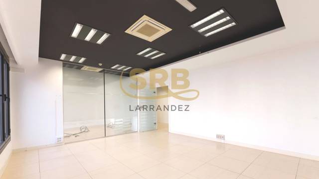 Oficina en Alquiler en Avinguda de Madrid en La Maternitat i Sant Ramon