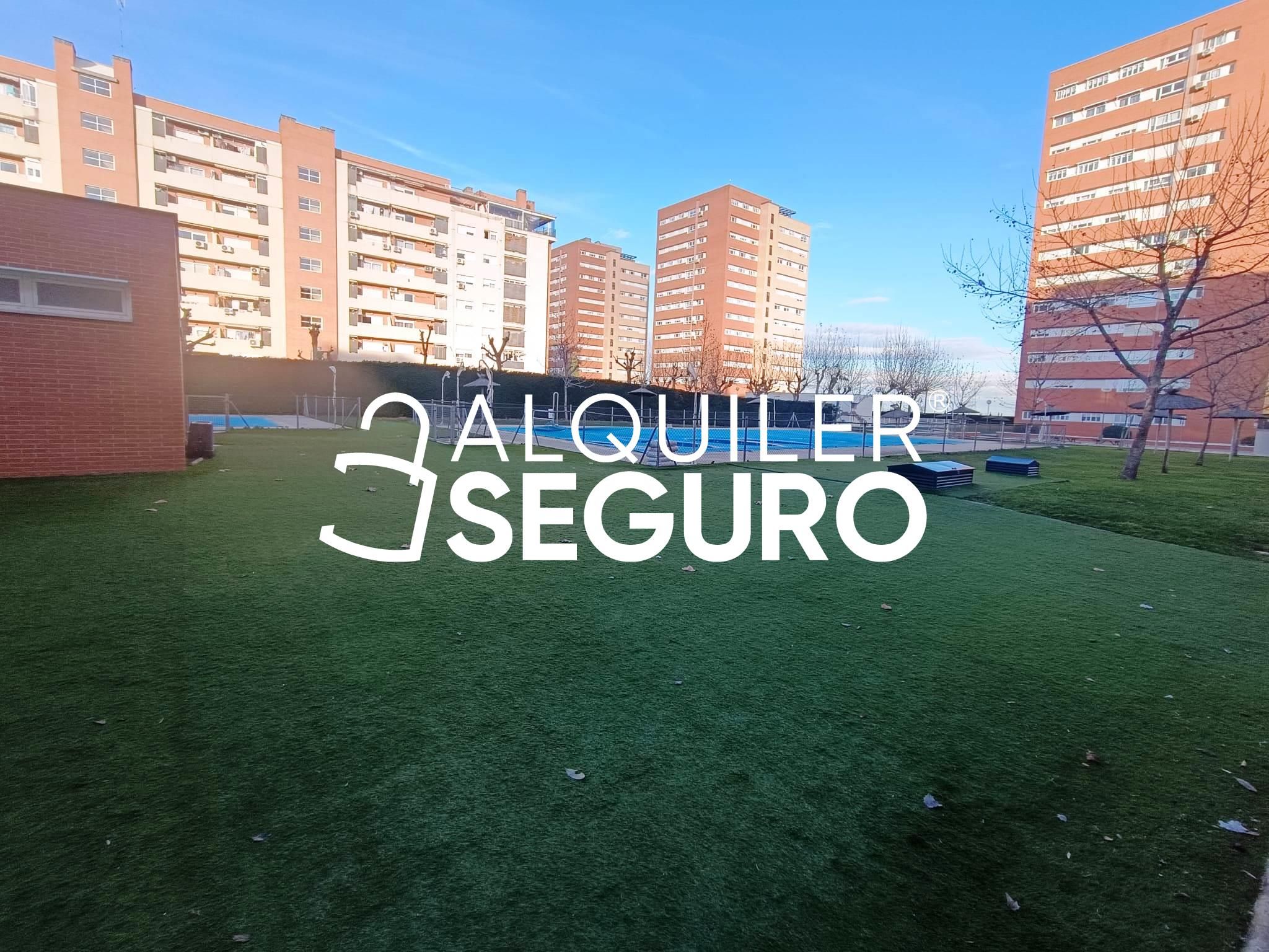 Vista exterior de Piso de alquiler en Parla con Aire acondicionado, Calefacción y Trastero
