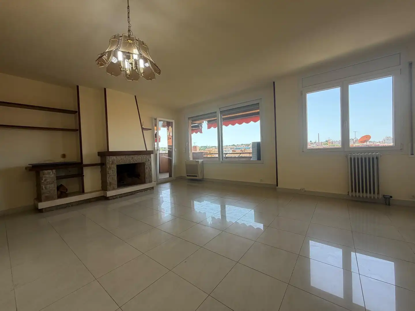 Flat with terrace for sale in Calle Emili Grahit, imagen 9