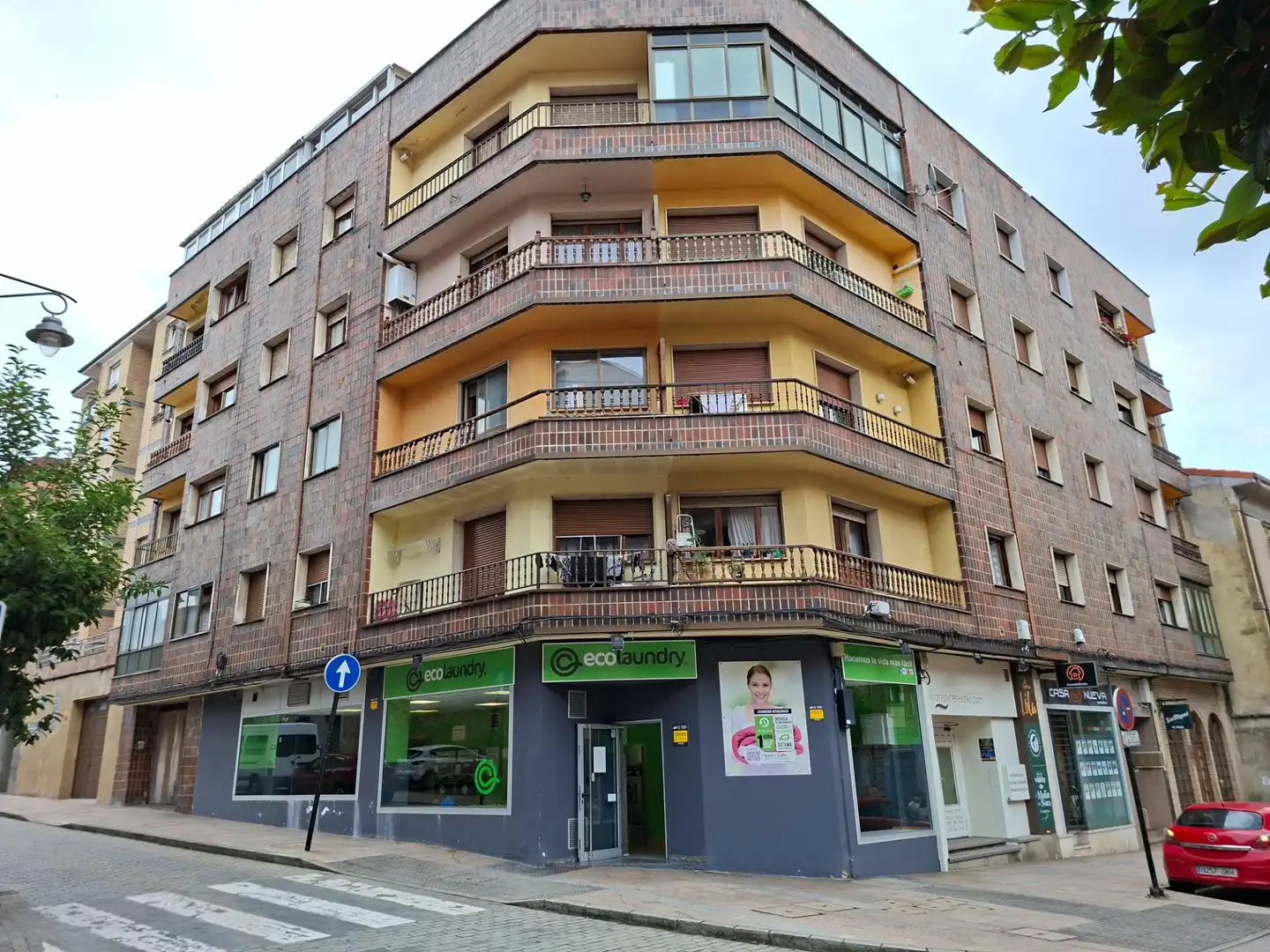 Außenansicht von Wohnung zum Verkauf in Siero mit Terrasse