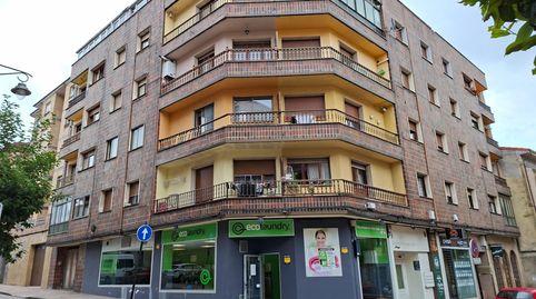 Foto 2 de Piso en venta en Calle Calle Celleruelo, 34, La Pola Siero, Siero