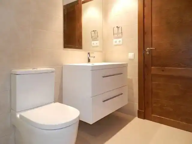 Bathroom of Flat for rent in Naut Aran  with Storage room, Furnished and Balcony