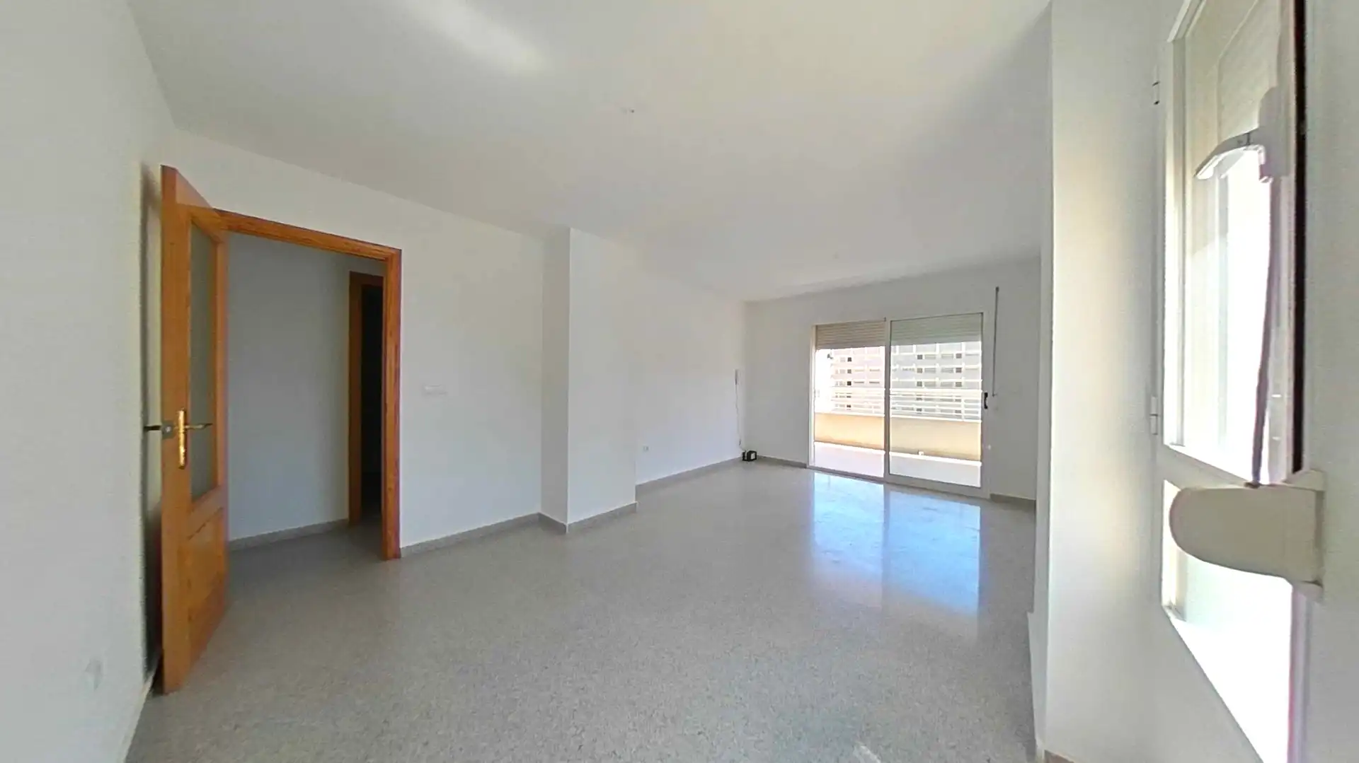Vista exterior de Piso en venta en Benidorm con Terraza y Balcón