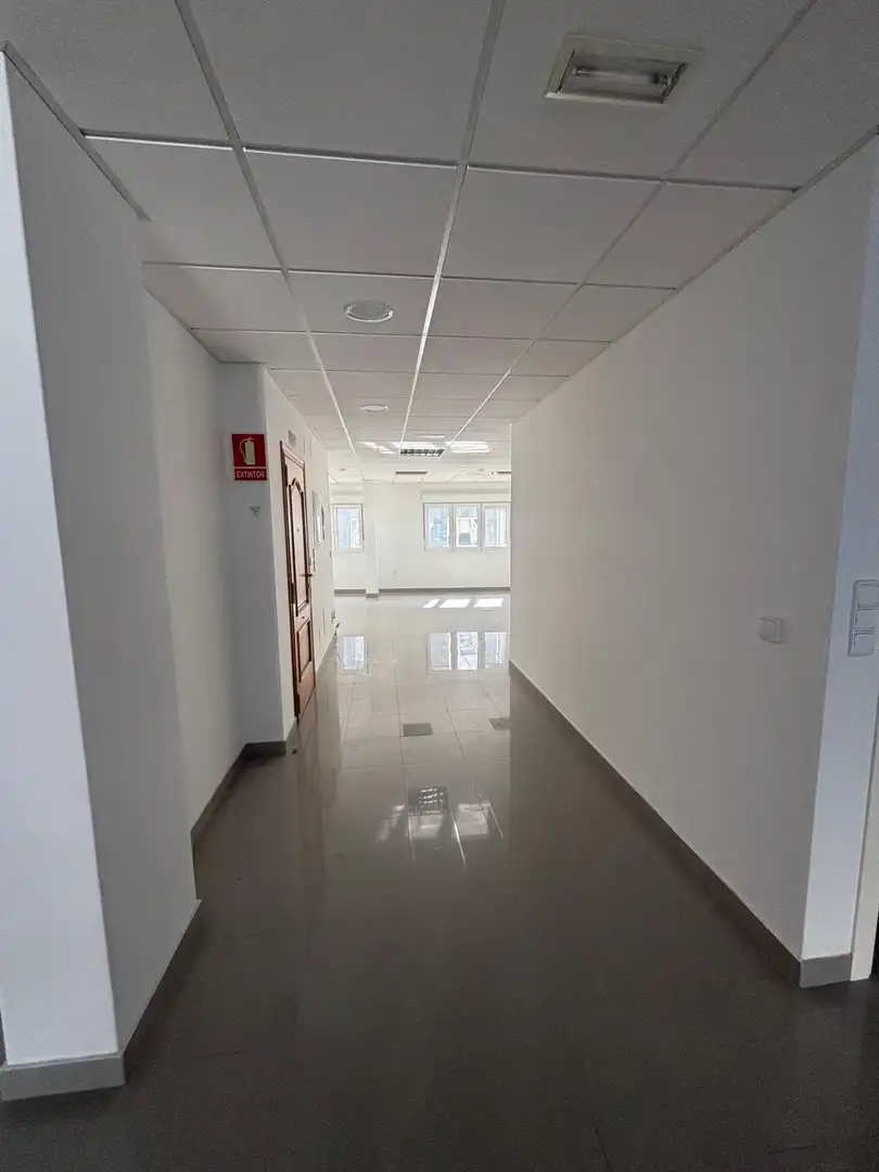 Geschaftsraum zur Miete in Carballo