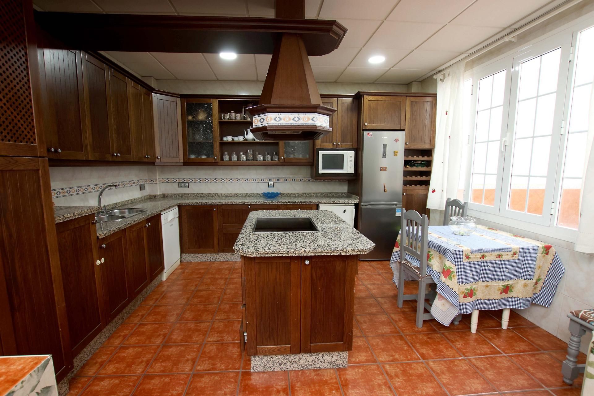 Kitchen of House or chalet for sale in Montijo  with Air Conditioner, Heating and Terrace