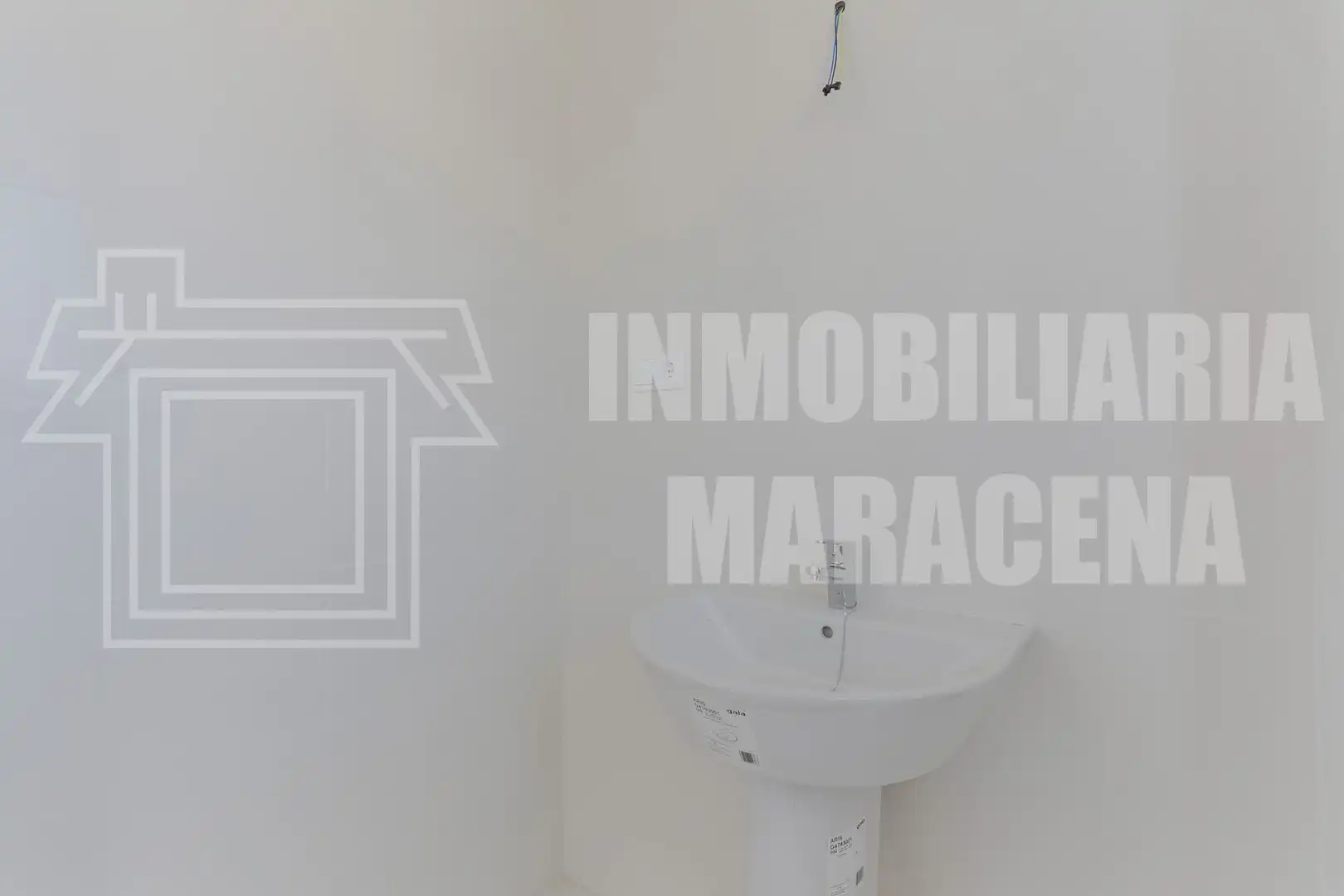 Casa adosada en venta en Láchar