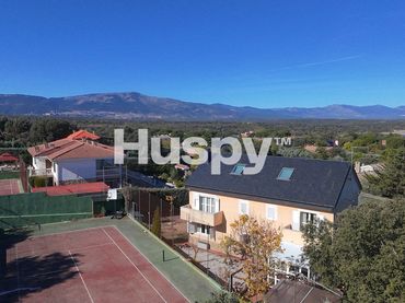 Chalet con balcón en venta en Calle Río Genil