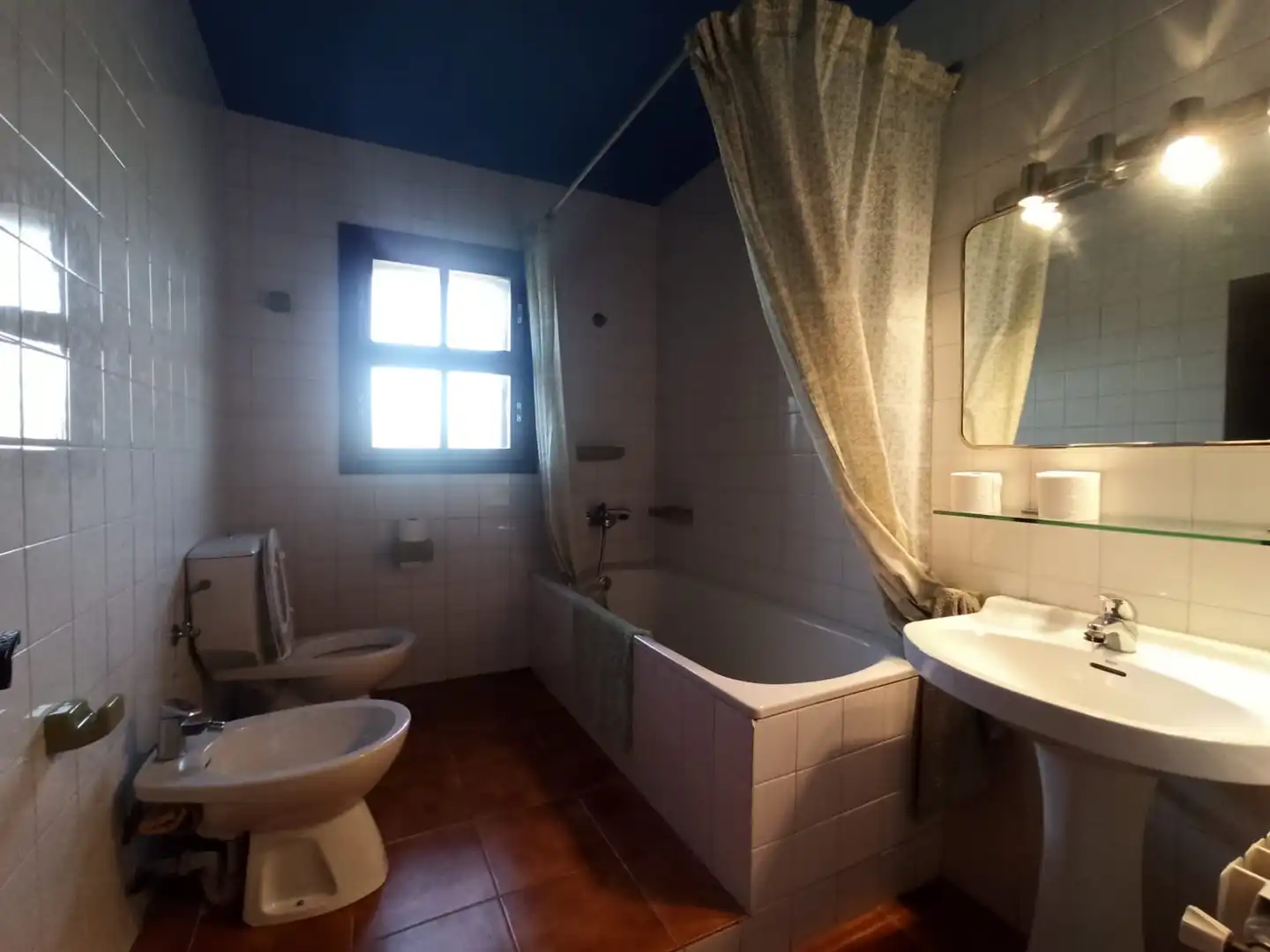 Baño de Finca rústica en venta en Vilopriu con Jardín privado, Terraza y Amueblado
