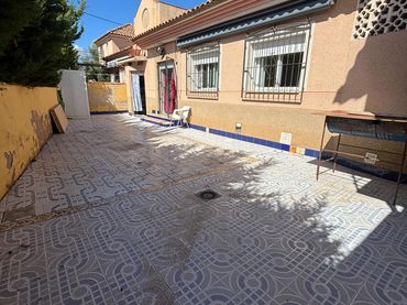 Casa pareada con jardín en venta en BABOR - URRUTIAS 8