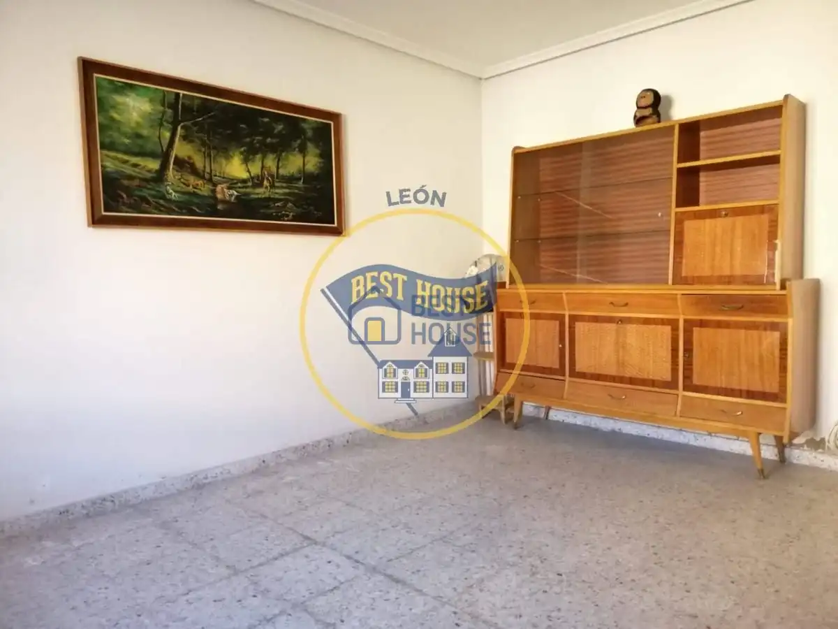 Houses for sale in Rioseco de Tapia  with Storage room and Balcony