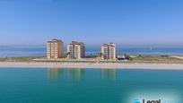 Vista exterior de Apartament en venda en La Manga del Mar Menor amb Aire condicionat, Terrassa i Piscina