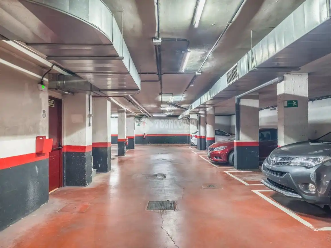 Parking de Piso en venta en Madrid con Aire acondicionado y Calefacción