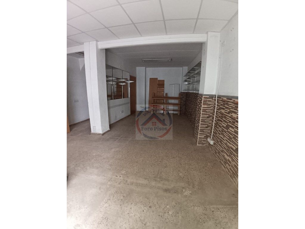 Local de alquiler en Manuel