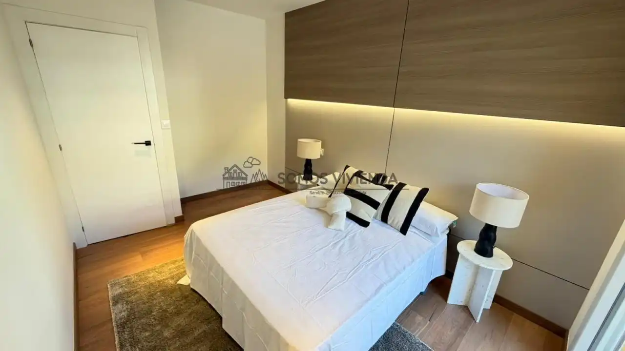 Habitación de Piso en venta en Ourense Capital  con Calefacción, Trastero y Balcón
