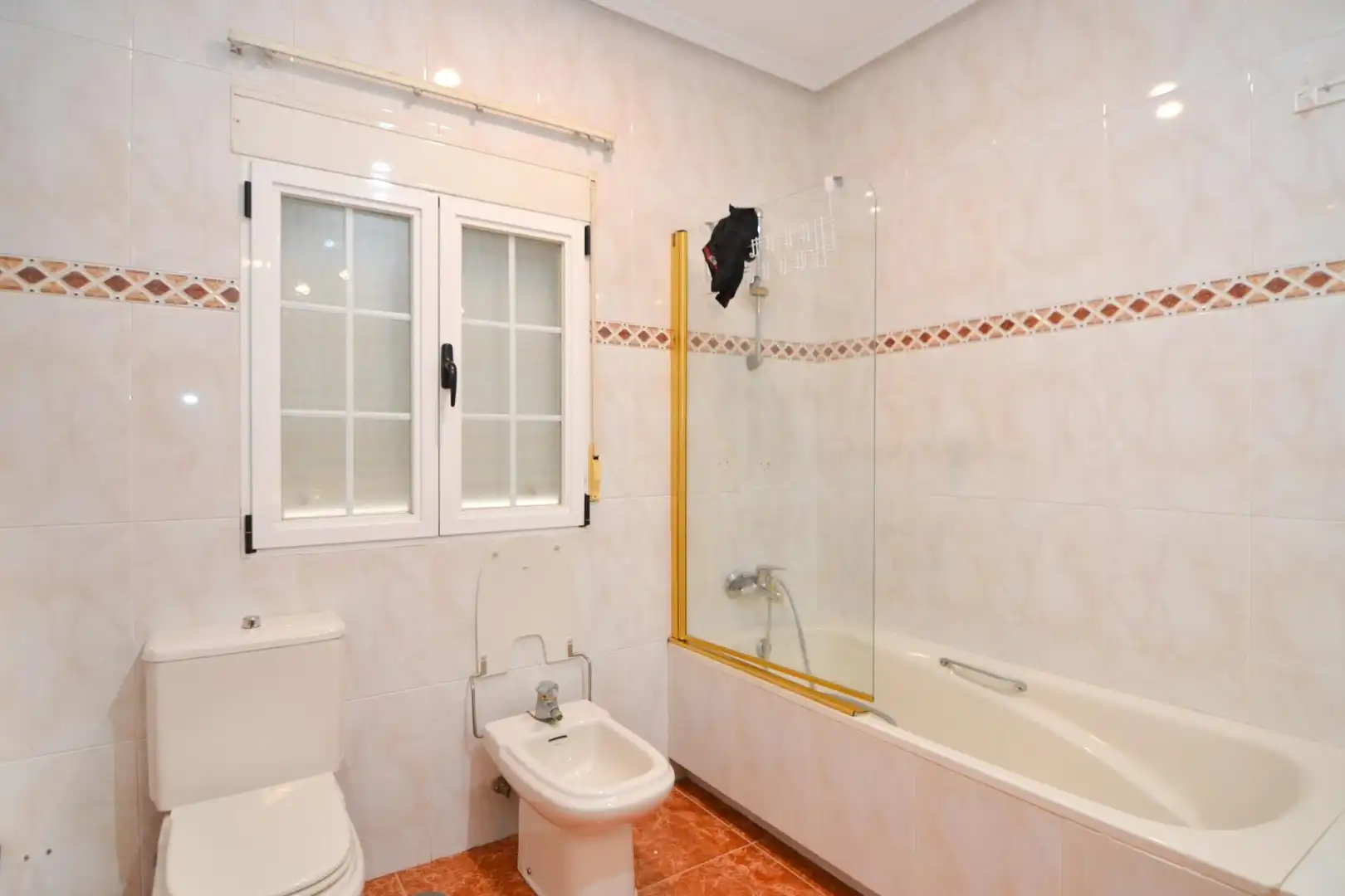 Bany de Casa o xalet en venda en Alameda de la Sagra amb Aire condicionat, Calefacció i Terrassa