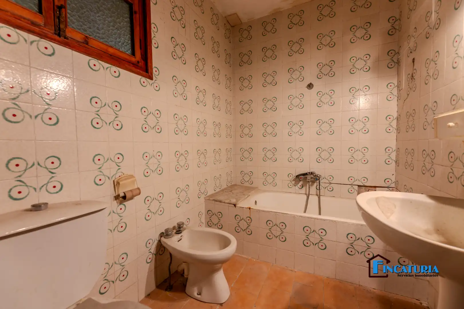 Bany de Casa o xalet en venda en Riba-roja de Túria amb Jardí privat