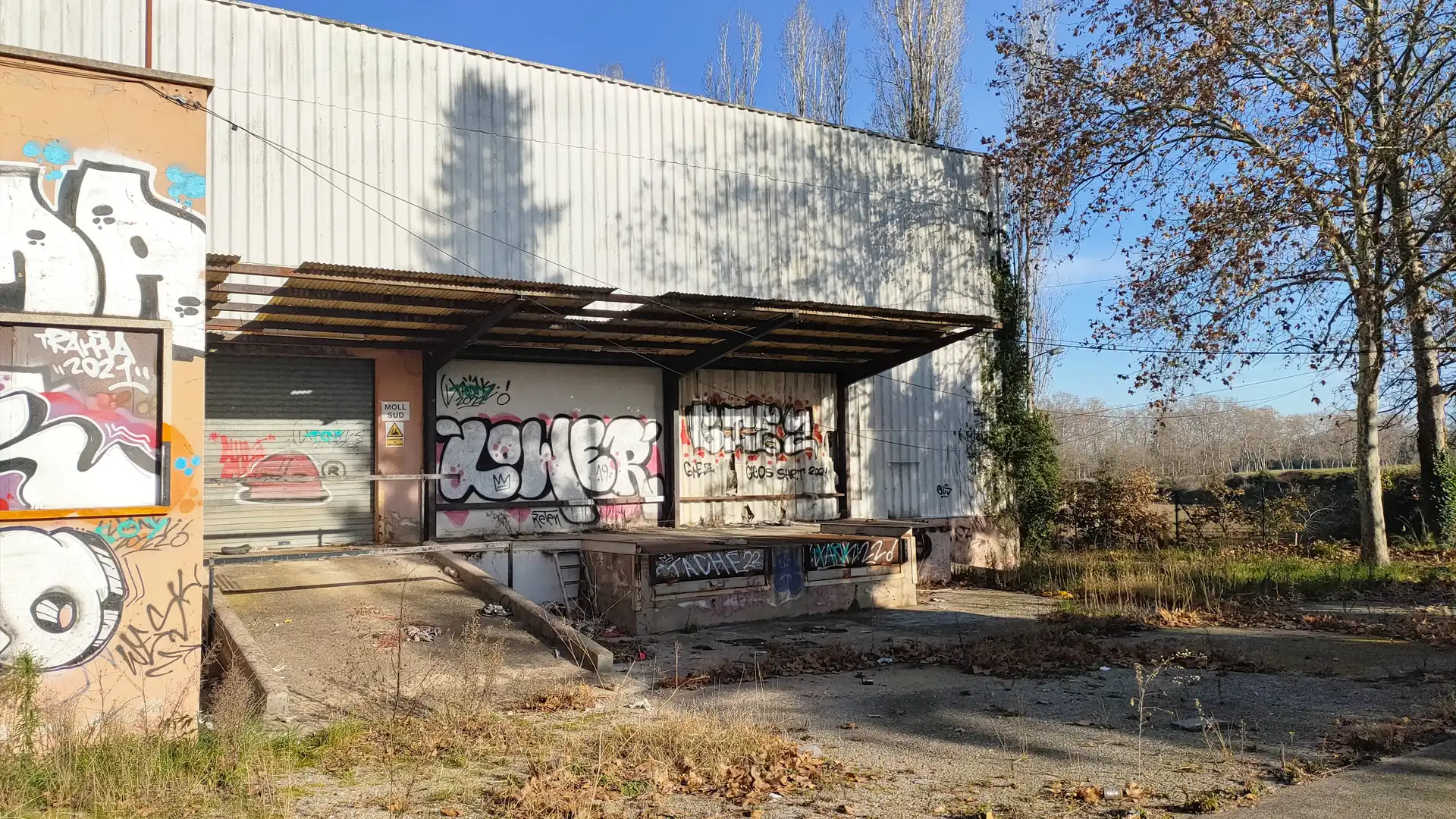 Fabrikhallen zur Miete in Bescanó
