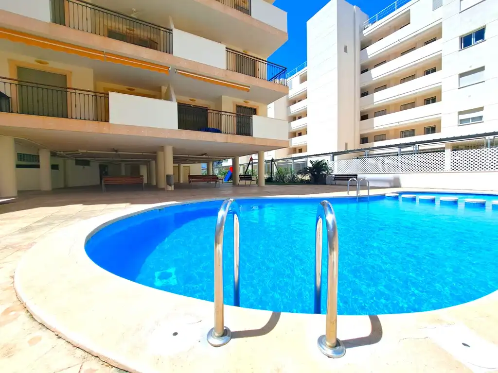 Piscina de Apartament en venda en Dénia amb Aire condicionat, Calefacció i Terrassa