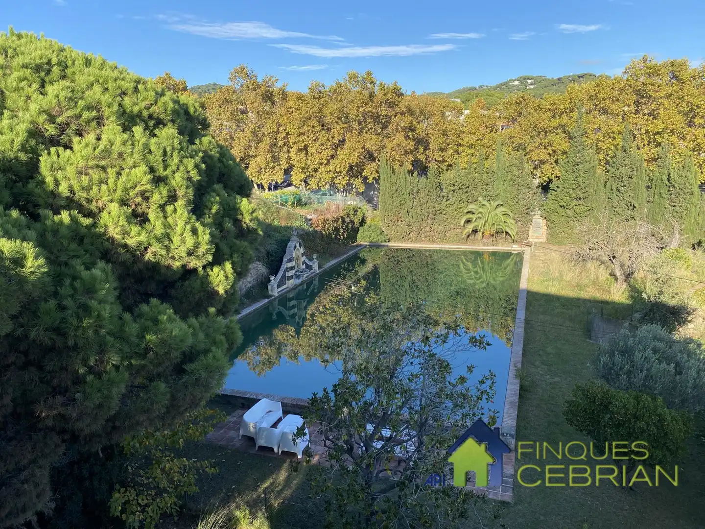 Piscina de Finca rústica en venta en Alella con Calefacción